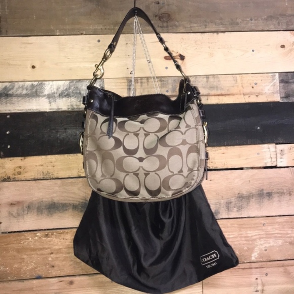 Coach Signature Zoe Hobo with Dust Bag - Picture 3 of 8